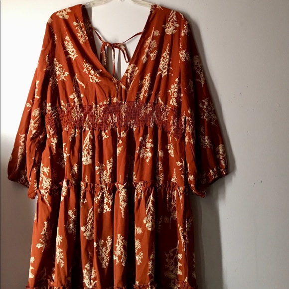 Tie Back Dress - Picture 4 of 4